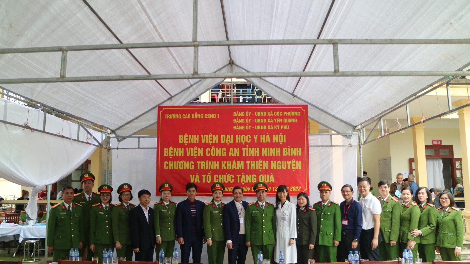 Chương trình tổ chức thăm khám bệnh thiện nguyện, tặng sách, tặng quà tại tỉnh Ninh Bình