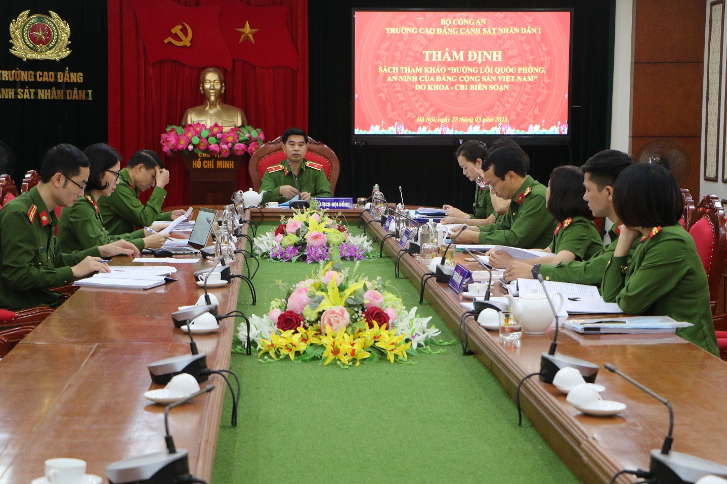 Tổ chức thẩm định sách tham khảo “Đường lối quốc phòng, an ninh của Đảng Cộng sản Việt Nam”