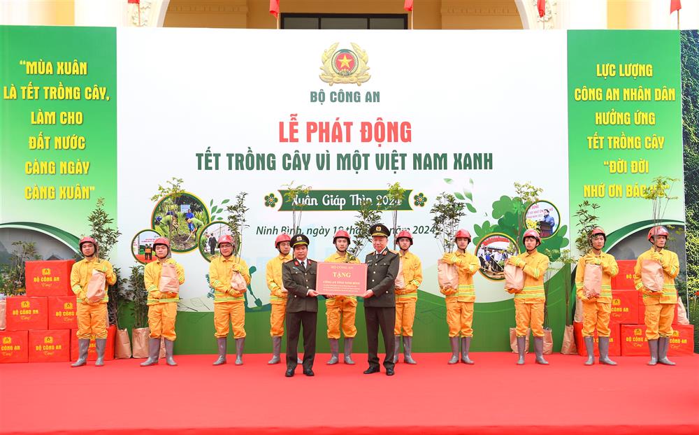 Bộ Công an phát động “Tết trồng cây năm 2024 - Vì một Việt Nam xanh”