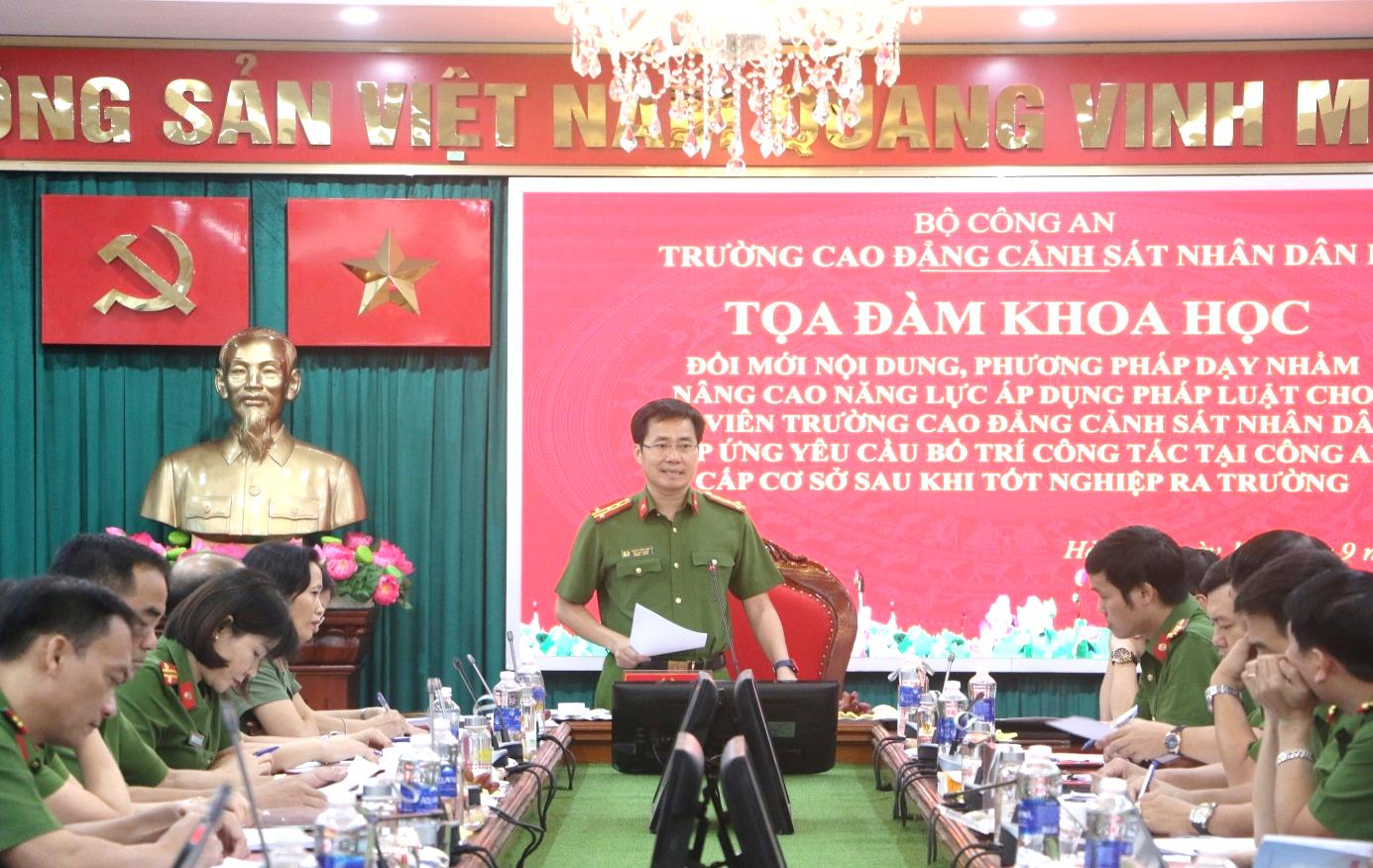 Tọa đàm Khoa học “Đổi mới nội dung, phương pháp dạy nhằm nâng cao năng lực áp dụng Pháp luật cho học viên Trường Cao đẳng Cảnh sát nhân dân I đáp ứng yêu cầu bố trí công tác tại Công an cấp cơ sở sau khi tốt nghiệp ra trường”